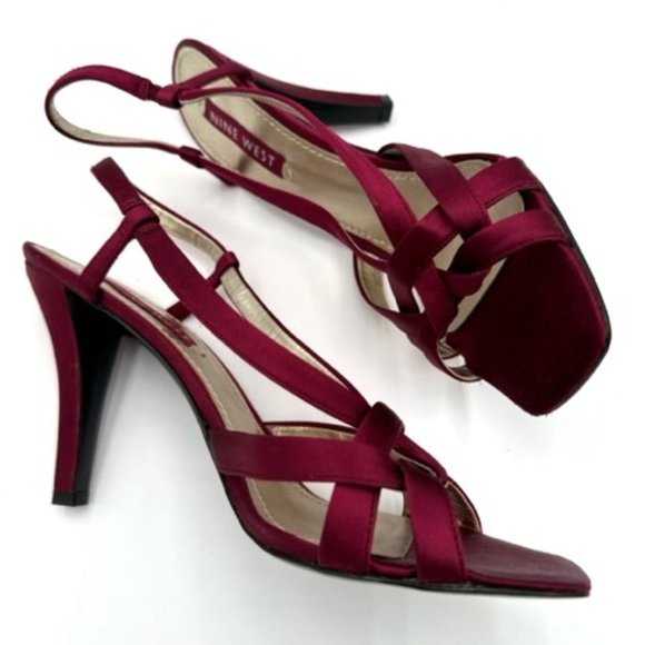 Express Burgandy Heels - Picture 2 of 7